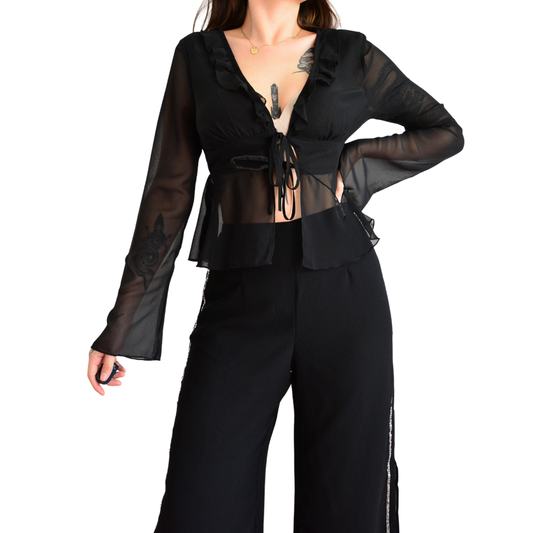 Blusa negra de gasa