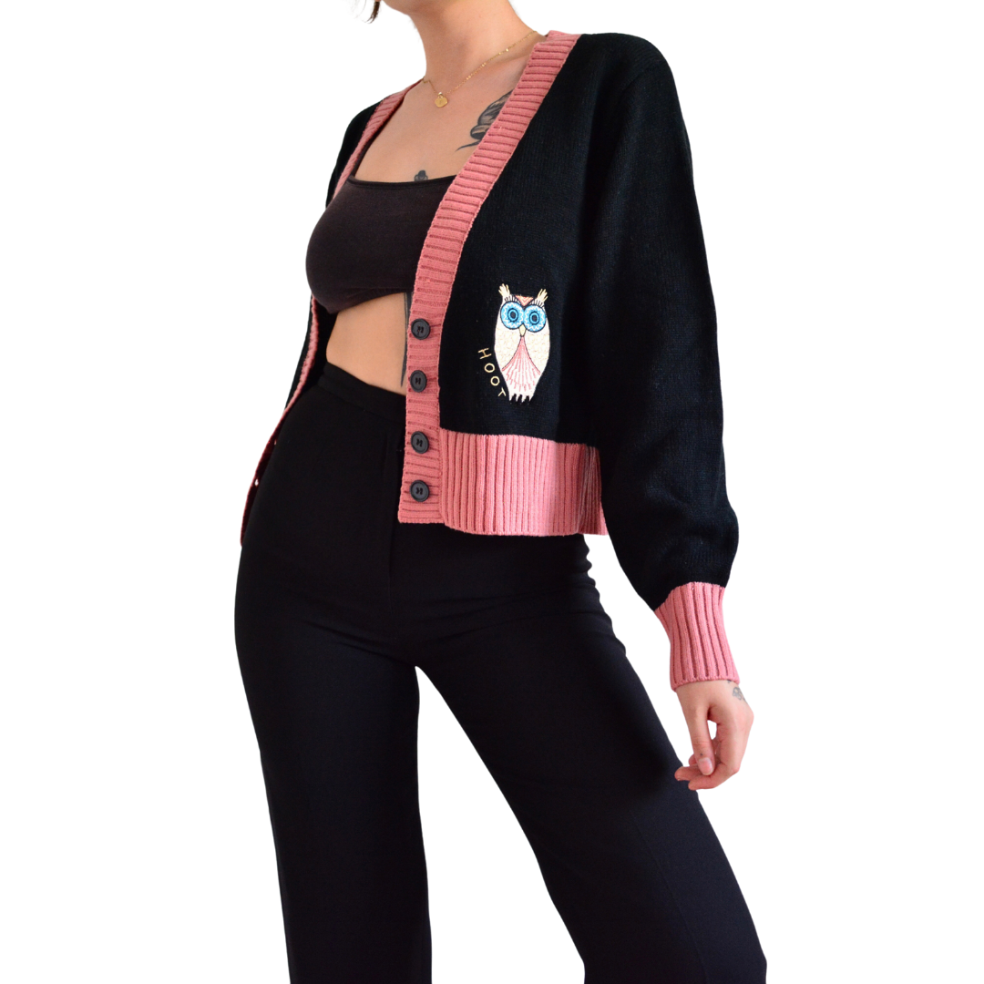 Cardigan con búho bordado