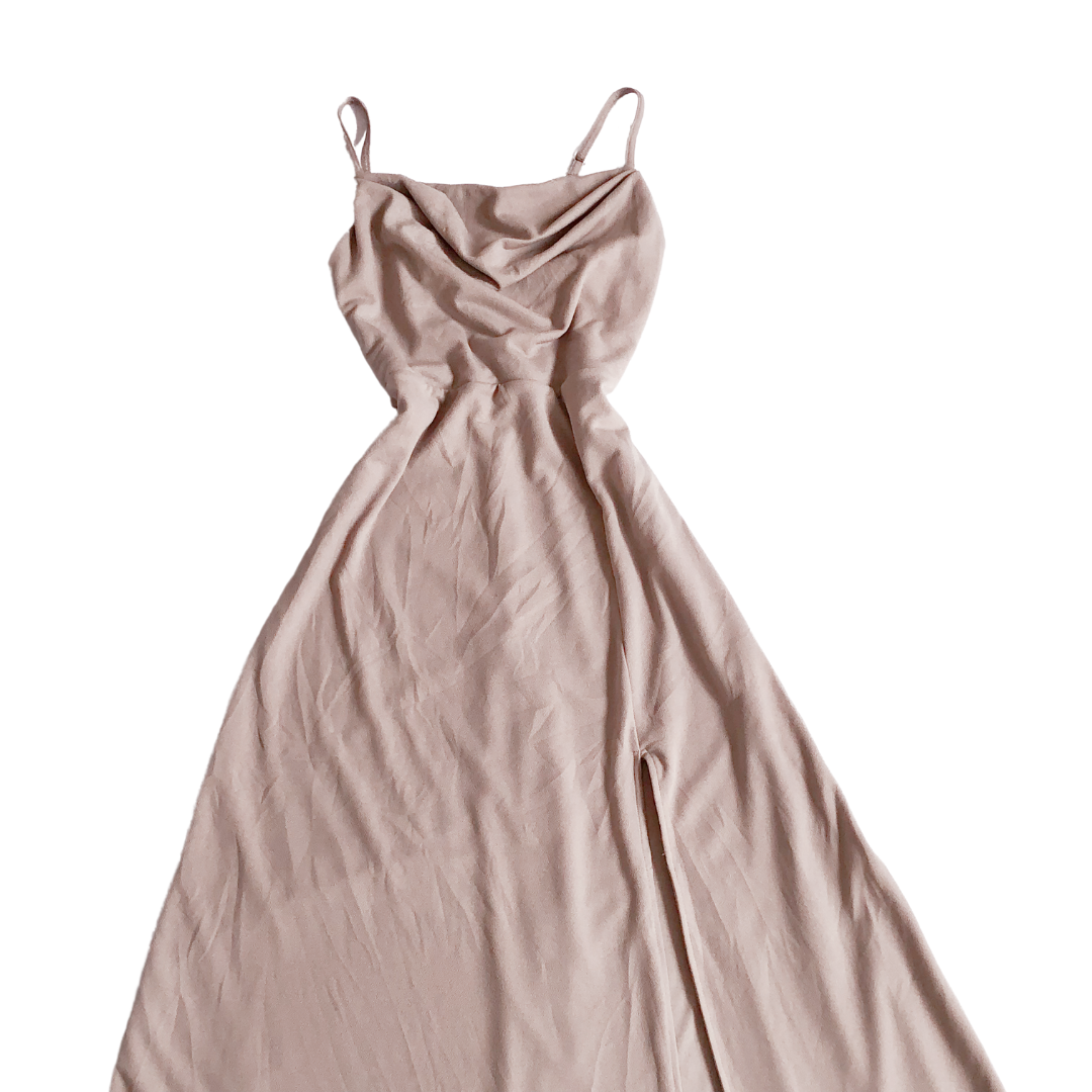 Vestido largo con abertura