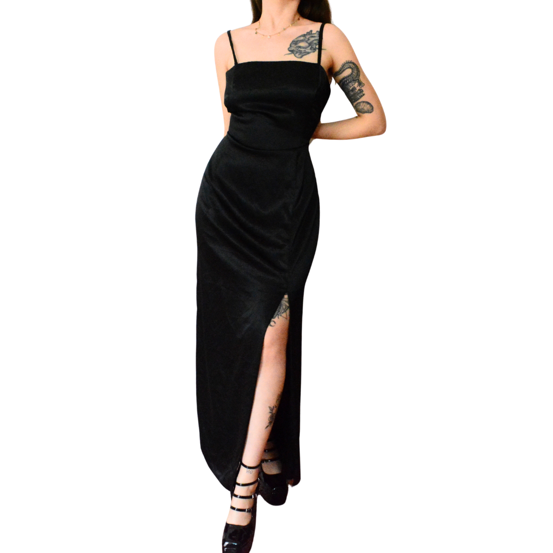 Vestido largo negro satinado