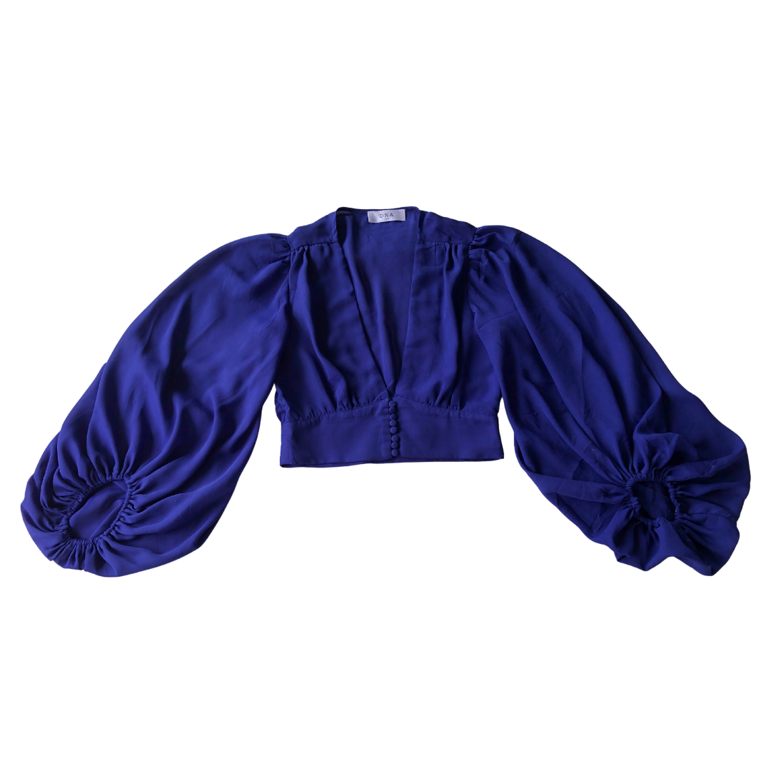 Blusa azul con mangas globo
