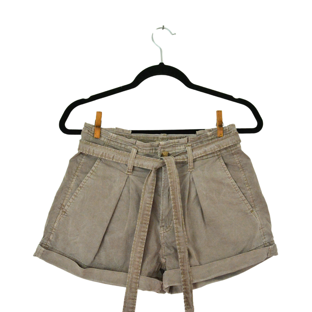 Short verde oliva con listón American Eagle