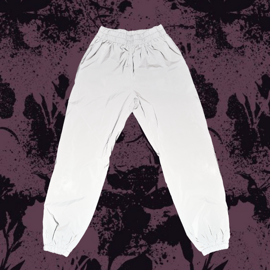 Jogger reflejante plateado
