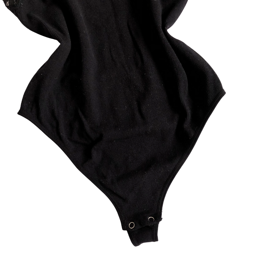 Bodysuit negro con encaje