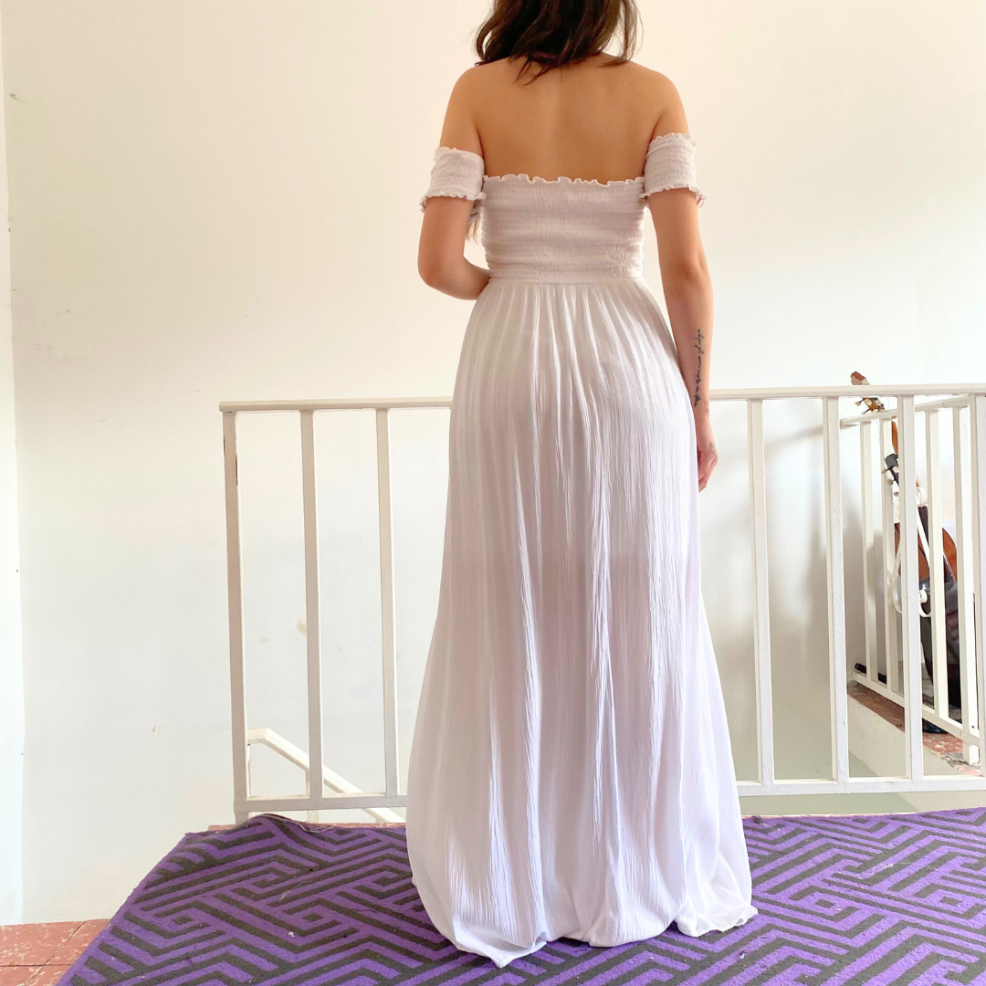 Vestido largo blanco con botones
