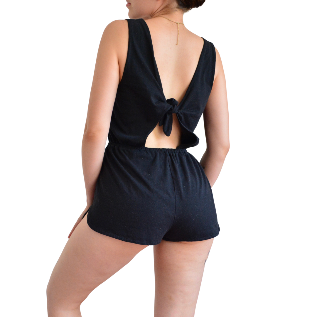 Jumper negro con escote