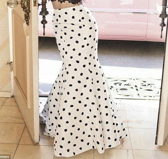 Falda blanca polka dots