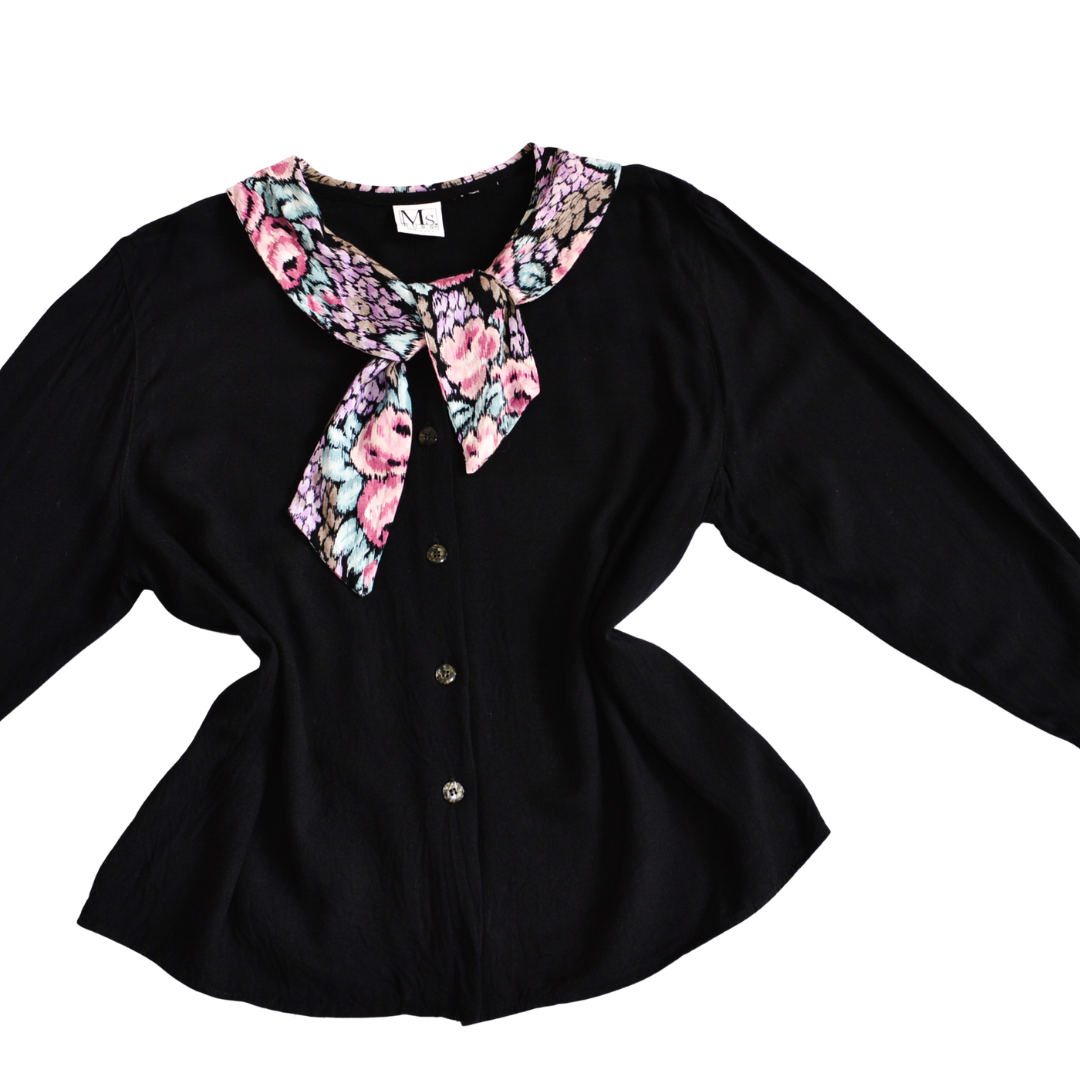 Blusa con cuello de nudo