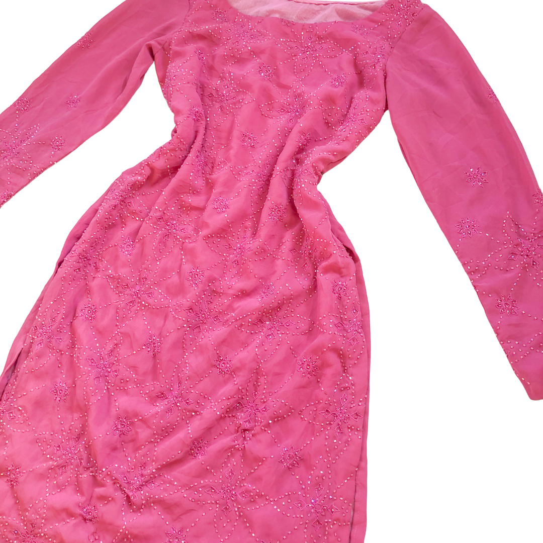 Vestido rosa con canutillo