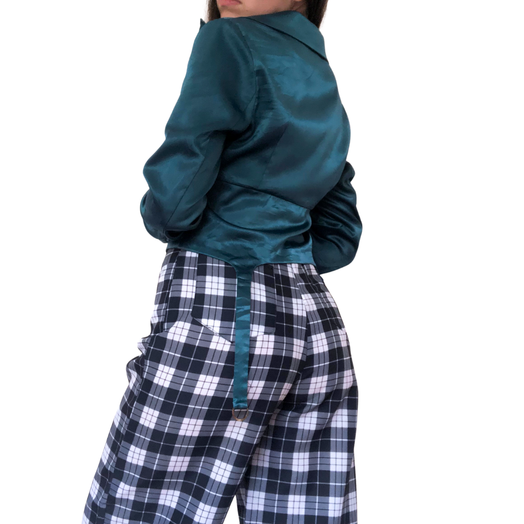 Blusa azul satinada
