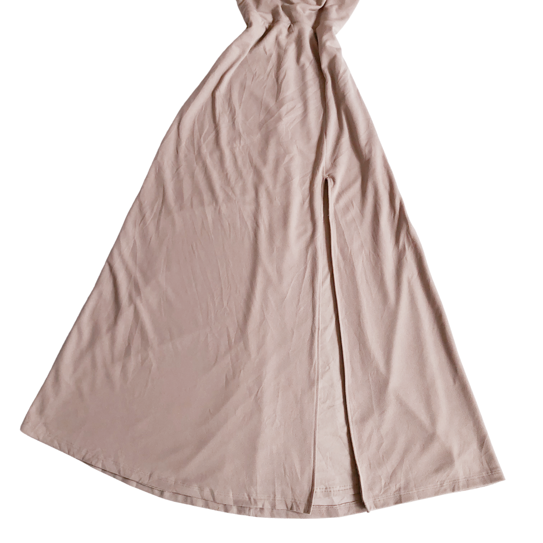 Vestido largo con abertura