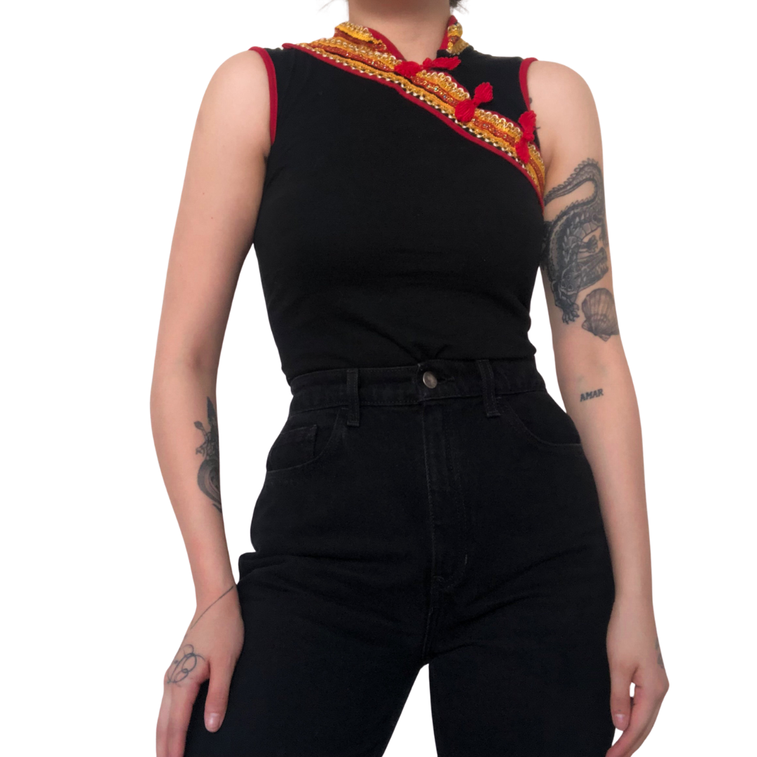 Blusa oriental negro con rojo