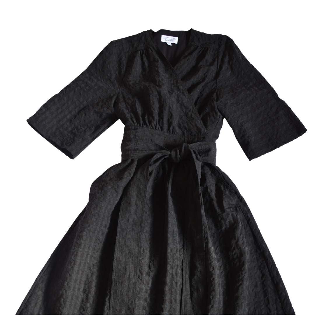 Vestido negro midi wrapped