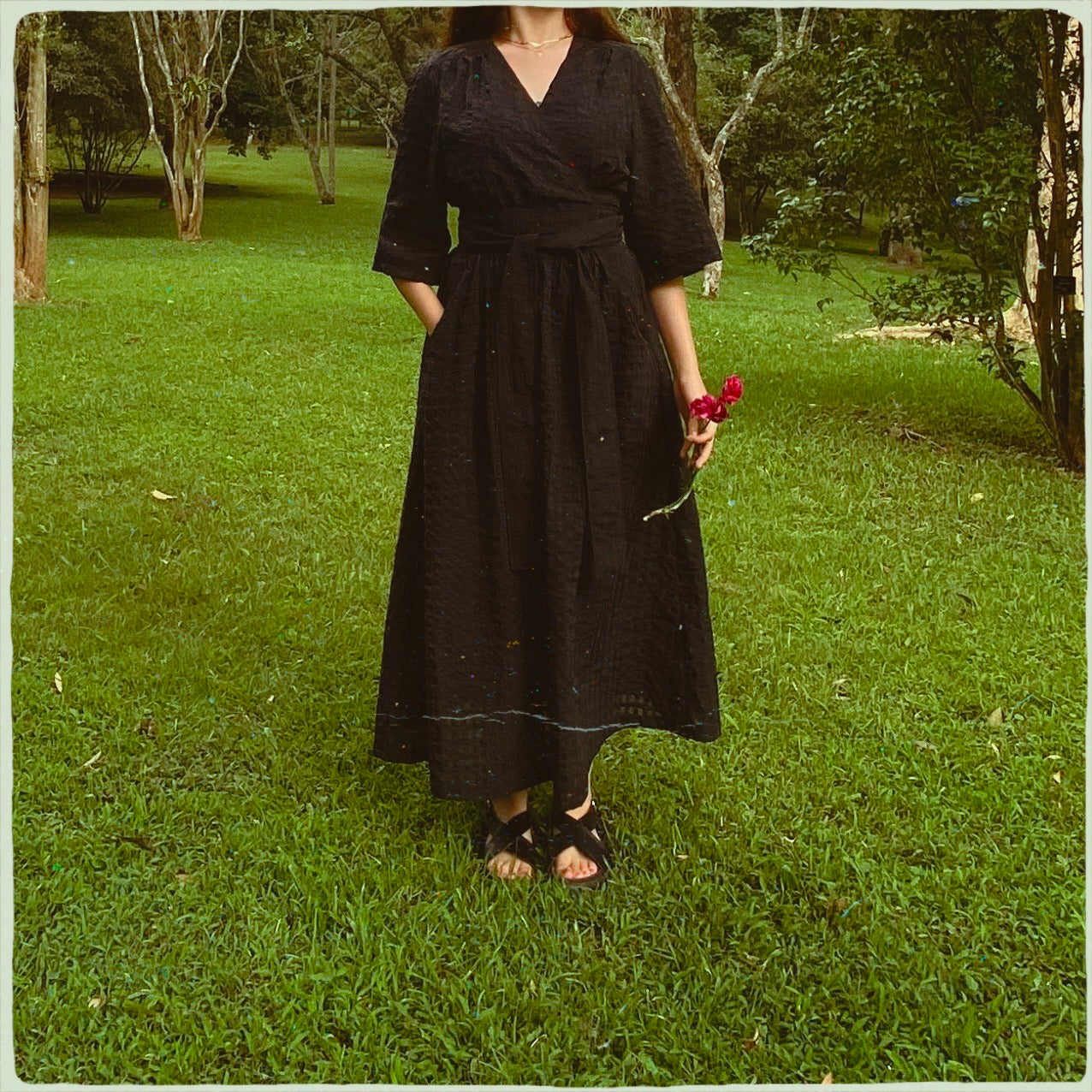 Vestido negro midi wrapped