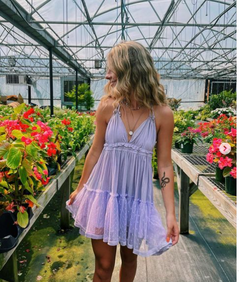 Vestido lila con escote espalda
