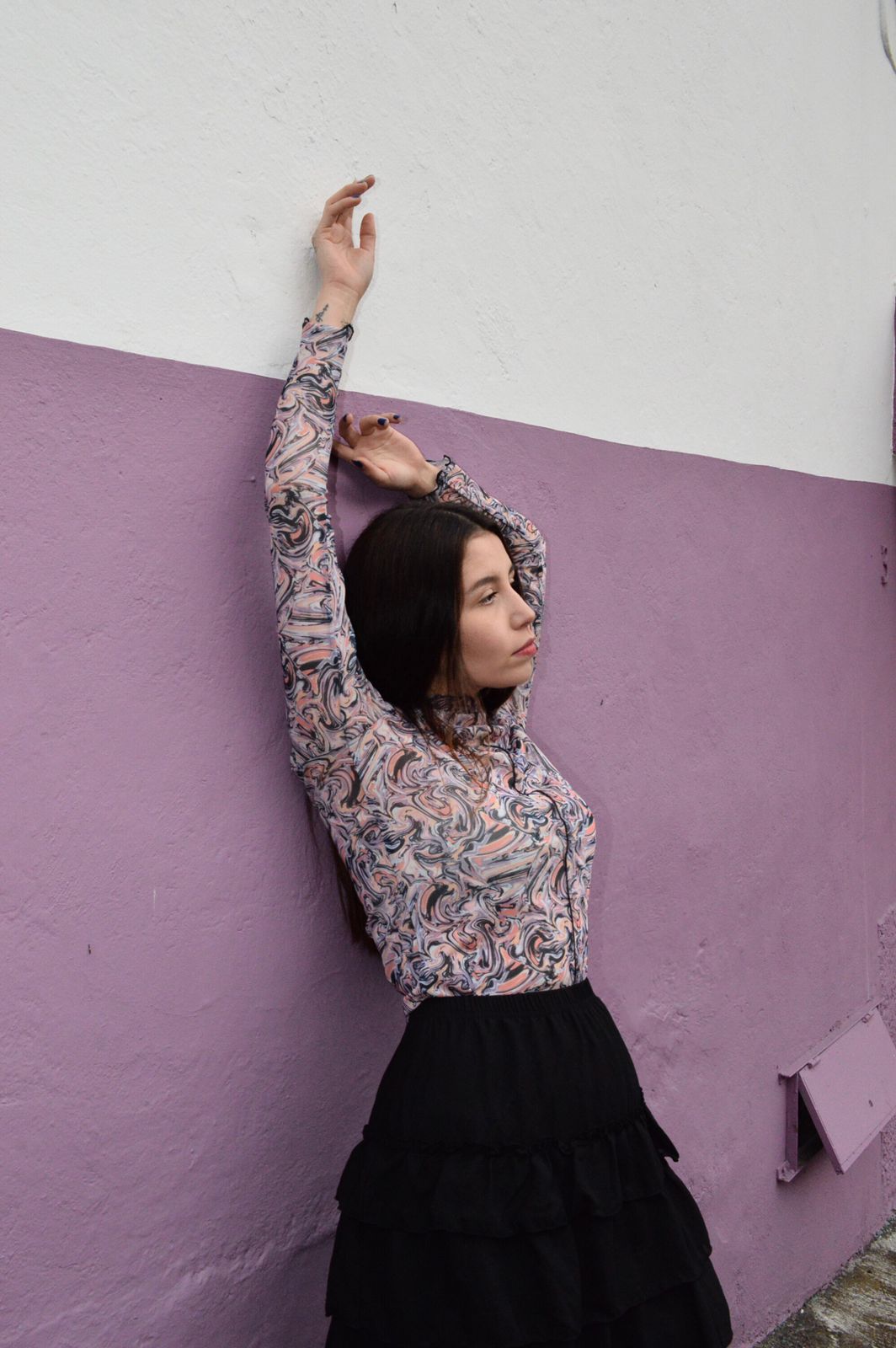Blusa mesh con print abstracto