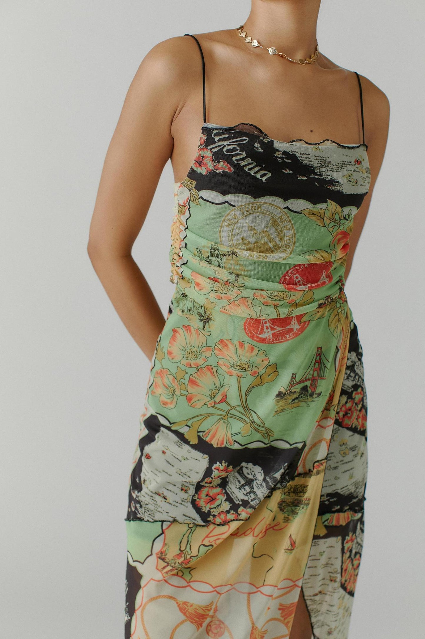 Vestido mesh con postales y mapas