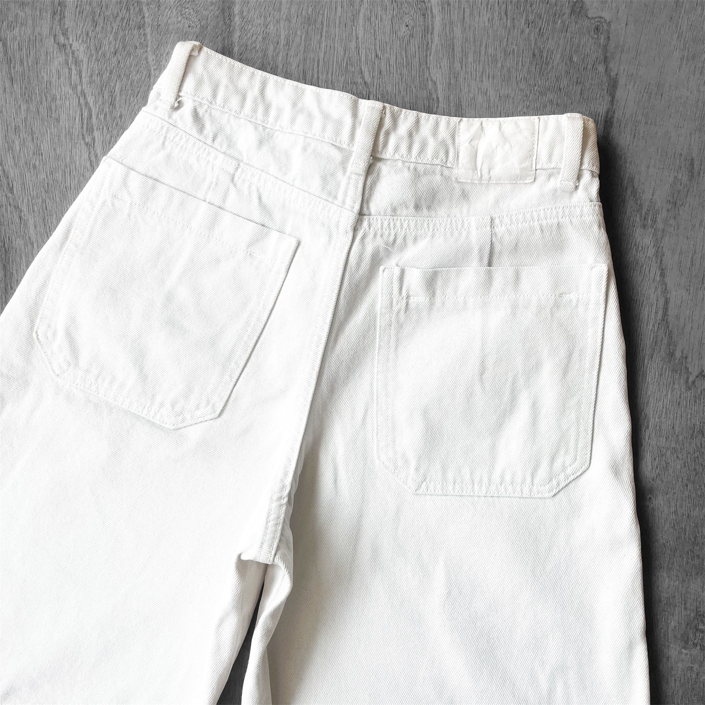 Mom-short blanco denim