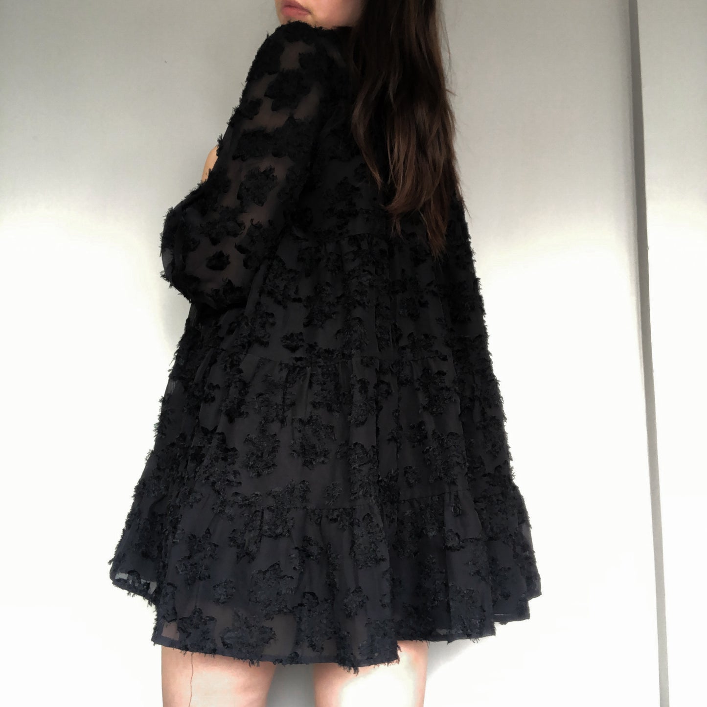Vestido negro gasa escalonado