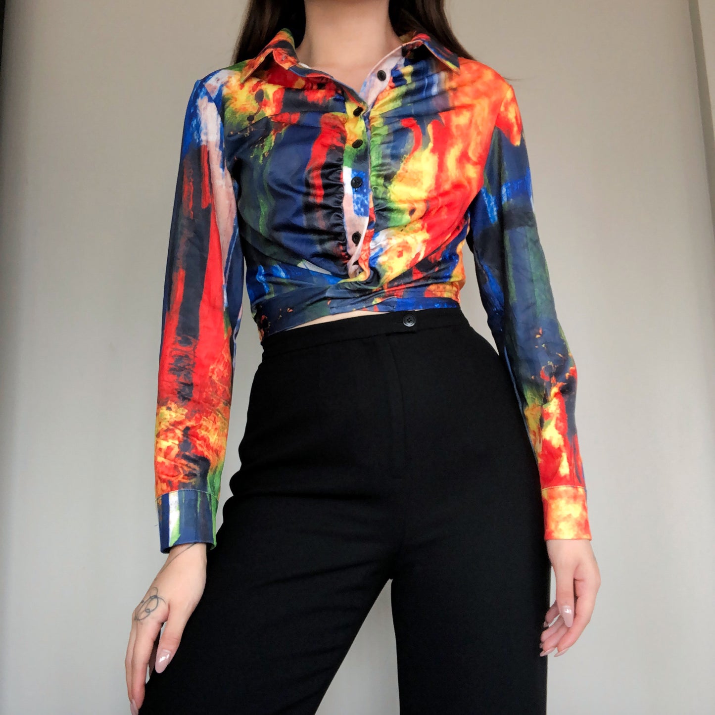 Blusa multicolores y tiras
