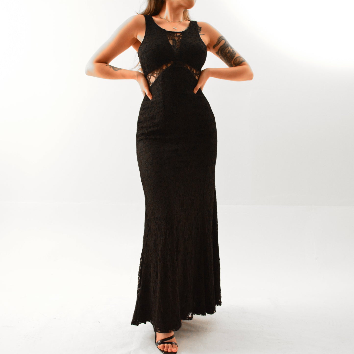 Vestido negro encaje y falda sirena