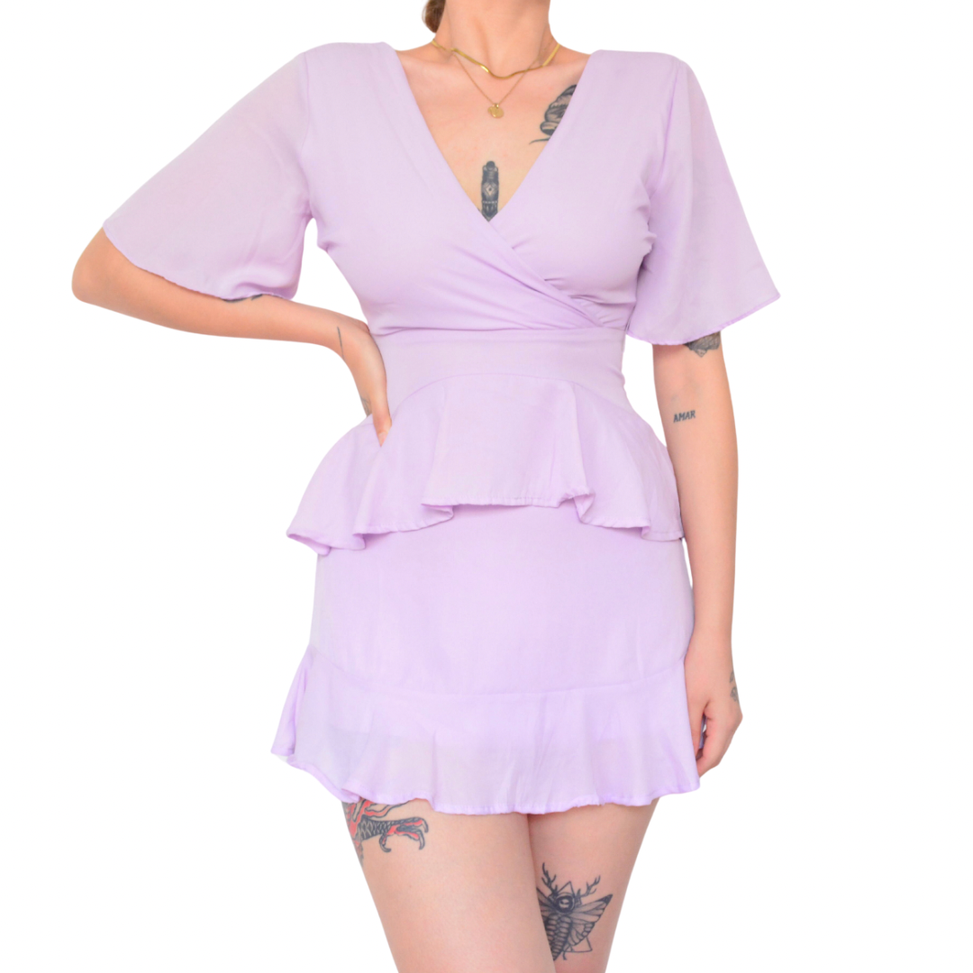 Vestido lila con olanes