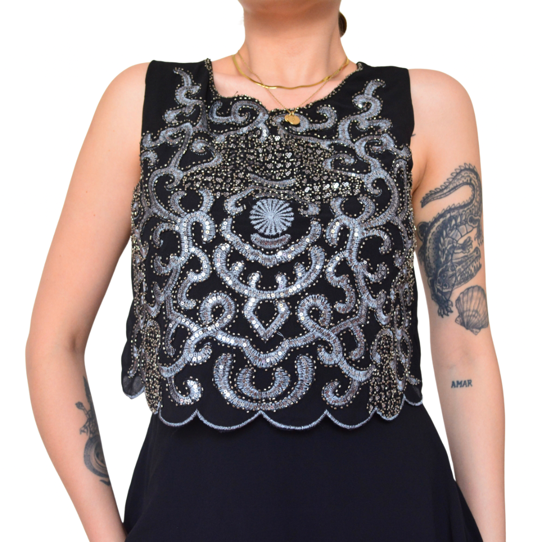 Vestido negro con lentejuela y canutillo