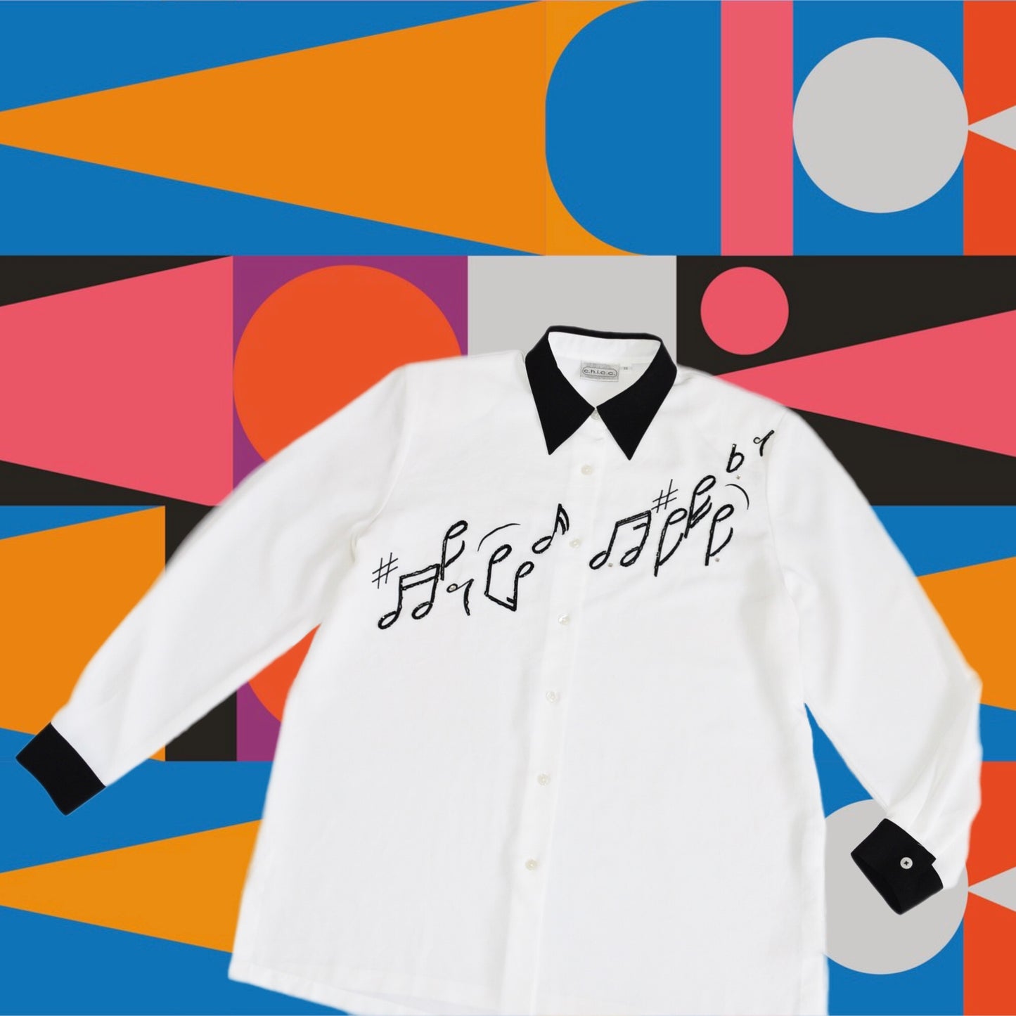 Camisa con notas musicales