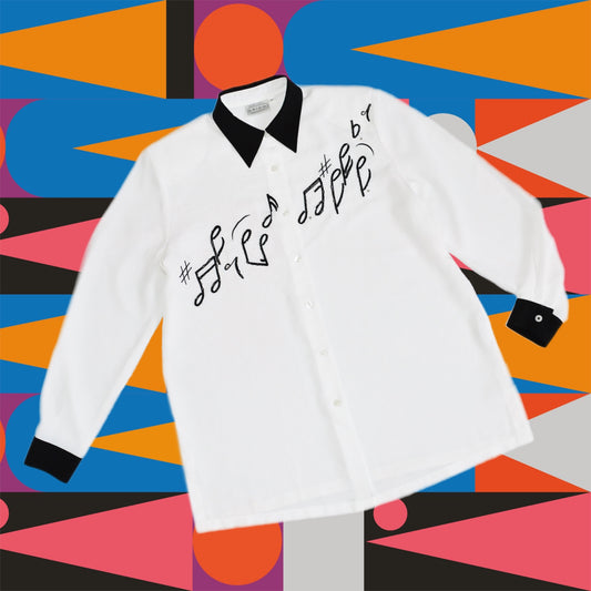 Camisa con notas musicales